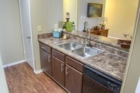 Building Photo - Plantations at Hillcrest Apartamentos in Mobile, Alabama
