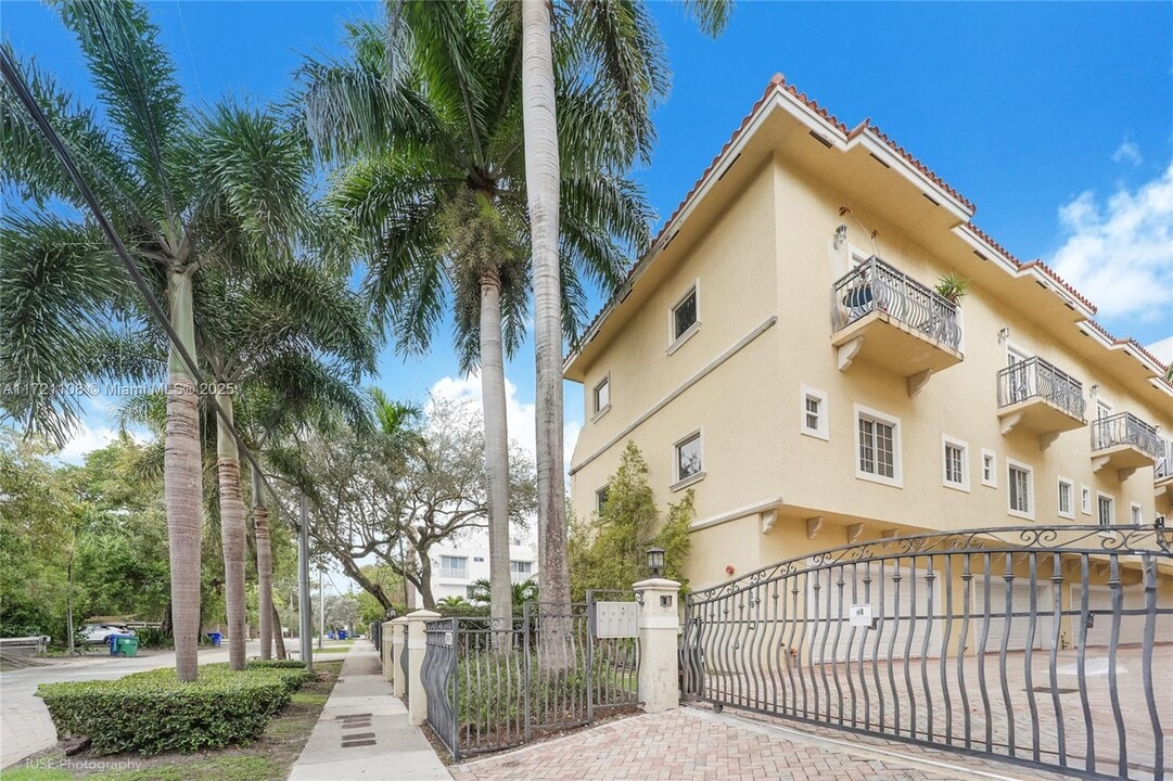 2919 Coconut Ave, Unit #4 in Miami, FL - Building Photo