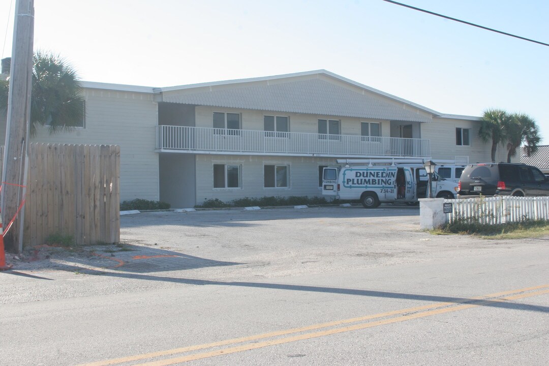 Galaxie Apartments in Treasure Island, FL - Building Photo