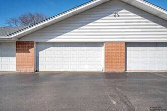 1346 S Lorraine Rd in Wheaton, IL - Building Photo - Building Photo