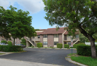 Glenwood Apartments in Coral Springs, FL - Building Photo - Building Photo