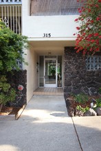 315 Hanover Ave in Oakland, CA - Foto de edificio - Building Photo