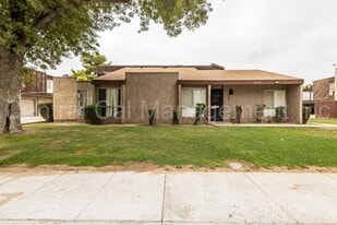 6016 Almendra Ave in Bakersfield, CA - Building Photo