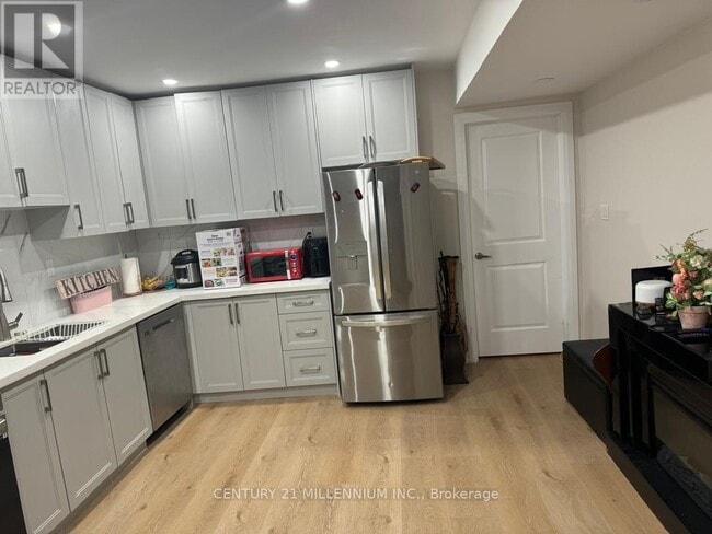5 Darling Ave in Thorold, ON - Building Photo - Building Photo