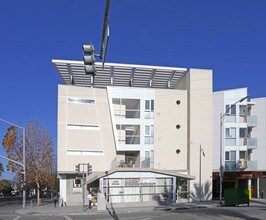 Gish Apartments in San Jose, CA - Building Photo - Building Photo