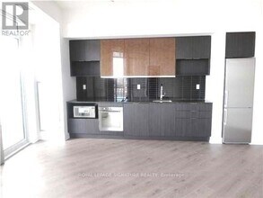 99 The Donway W in Toronto, ON - Building Photo - Building Photo