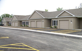 Grandview Townhomes in Alden, NY - Building Photo - Building Photo