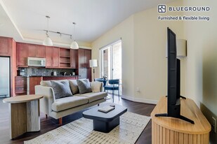 214 Barton Springs Rd in Austin, TX - Building Photo