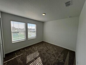 930 Cattleman St in Winter Haven, FL - Building Photo - Building Photo