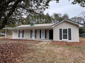 106 Bonanza Dr in Phenix City, AL - Building Photo