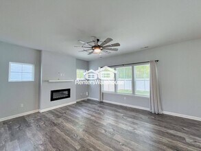 155 American Wy in Suffolk, VA - Foto de edificio - Building Photo