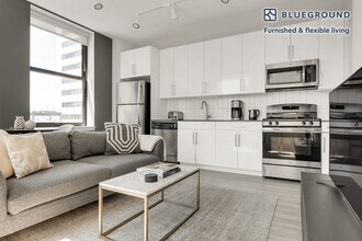 330 S Wells St in Chicago, IL - Building Photo - Building Photo