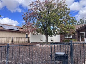 7385 Patty Berg Way in El Paso, TX - Foto de edificio - Building Photo