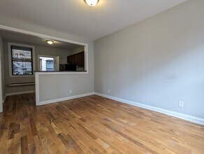 4417 N Wolcott Ave, Unit 19-B2 in Chicago, IL - Building Photo - Building Photo