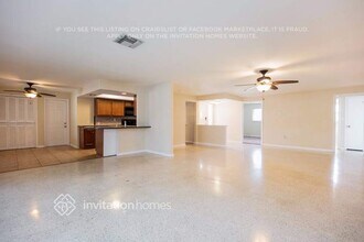 1577 Manchester Blvd in Ft. Myers, FL - Building Photo - Building Photo