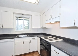 The Firs in Beaverton, OR - Building Photo - Building Photo