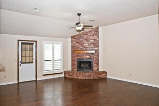 608 Coopers Hawk Dr in Norman, OK - Building Photo - Building Photo