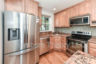 3057 S Buchanan St in Arlington, VA - Building Photo - Building Photo