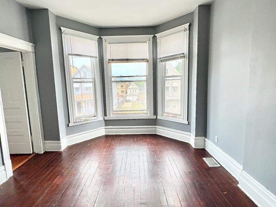 9710 S Ave L in Chicago, IL - Building Photo