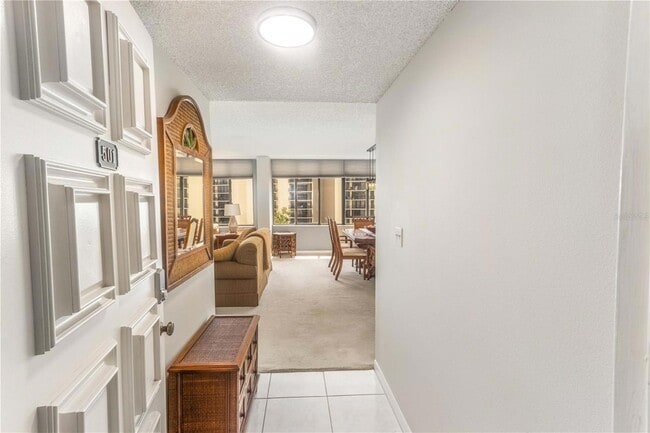 700 Island Way, Unit 501 in Clearwater, FL - Building Photo - Building Photo