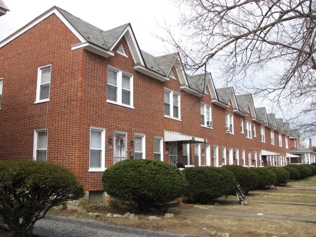 L E Smith in Winchester, VA - Foto de edificio - Building Photo