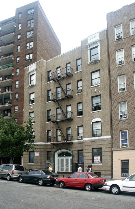 1692 Grand Concourse in Bronx, NY - Building Photo