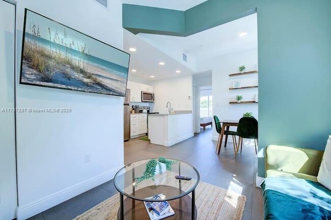 346 NW 35th St in Miami, FL - Building Photo - Building Photo