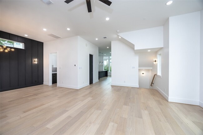 property at 1911 Lauderdale St