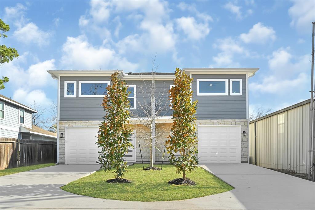 1035 W Austin St in Conroe, TX - Building Photo