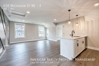 638 Michigan St NE-Unit -2 in Grand Rapids, MI - Building Photo - Building Photo