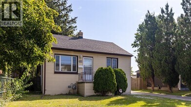 950 Brock St in Windsor, ON - Building Photo - Building Photo