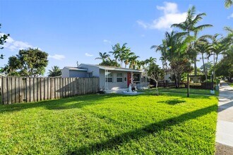 1610 Fletcher St in Hollywood, FL - Building Photo - Building Photo
