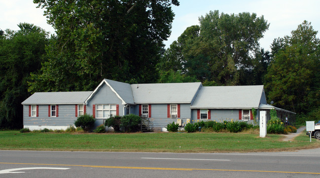 CAMBRIDGE in Williamsburg, VA - Building Photo - Building Photo