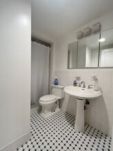 407 E 85th St in New York, NY - Building Photo - Building Photo