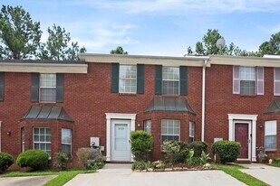 5739 Windfall Ln in Lithonia, GA - Building Photo
