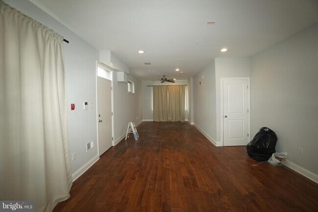 900 S 51st St, Unit 1 in Philadelphia, PA - Building Photo - Building Photo