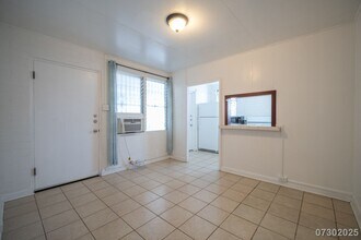 763 Paani St in Honolulu, HI - Building Photo - Building Photo