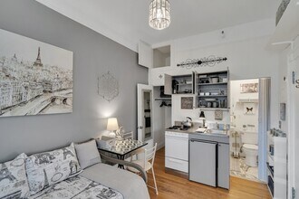 295 Commonwealth Ave, Unit 8 in Boston, MA - Foto de edificio - Building Photo