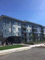 1948-1948 N Parallel Rd in Abbotsford, BC - Building Photo