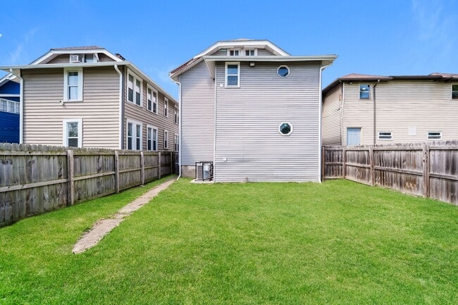 764-766-766 Kelton Ave in Columbus, OH - Building Photo - Building Photo