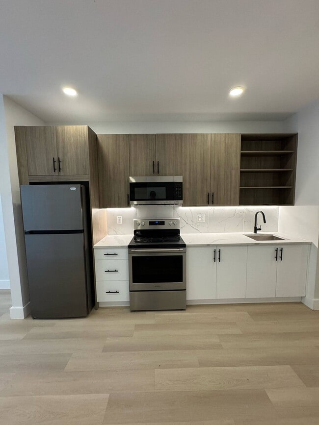 316 Forrest St in Jersey City, NJ - Building Photo - Building Photo