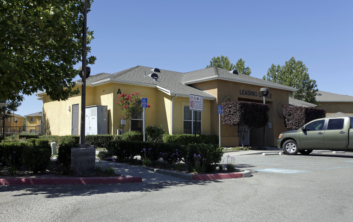 Kimberly Park Apartments in Victorville, CA - Building Photo