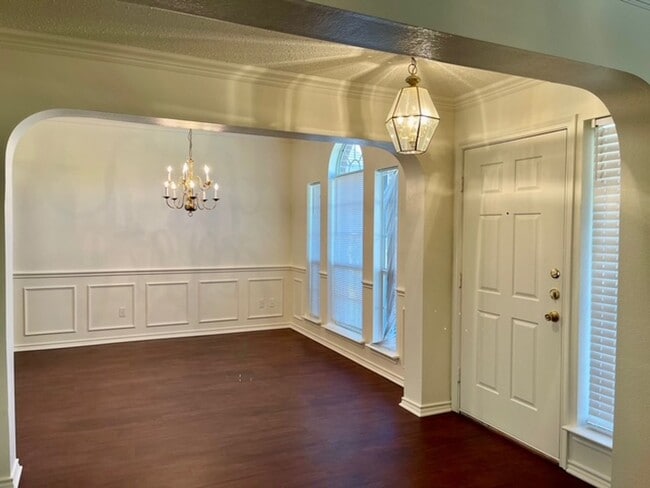 105 Hirth Dr in Crowley, TX - Building Photo - Building Photo