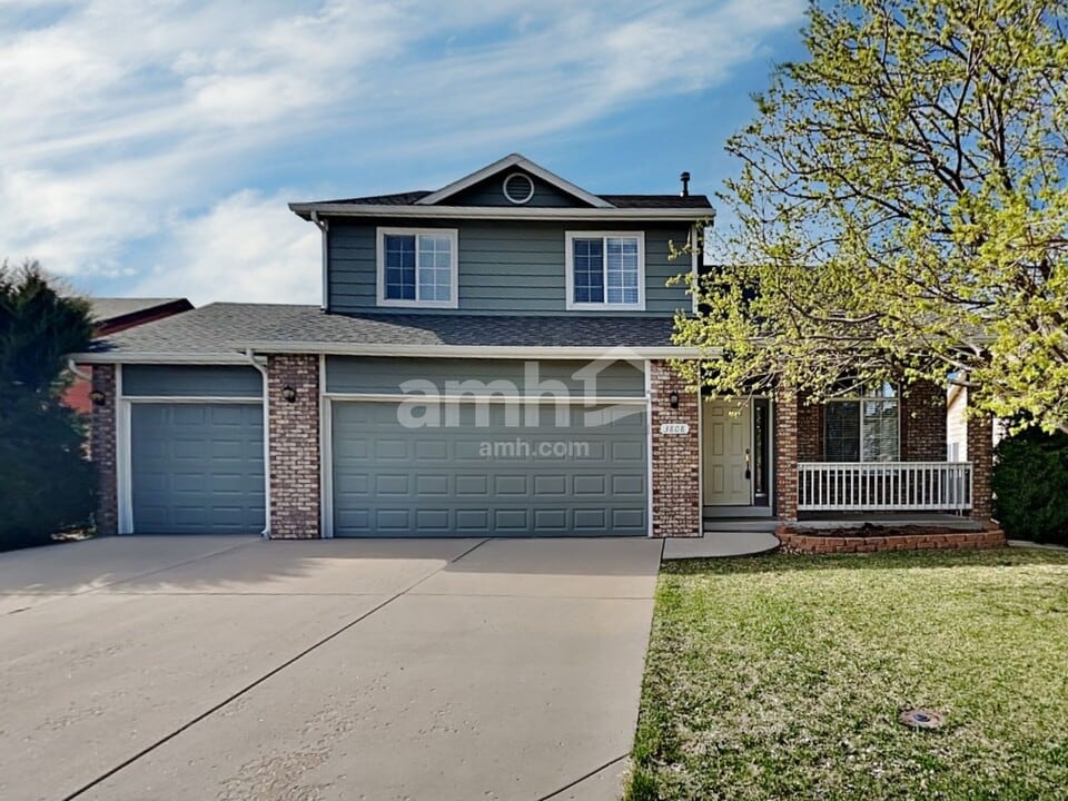 3808 Ironhorse Dr in Evans, CO - Building Photo