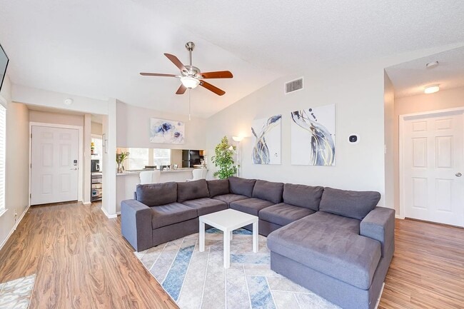 6202 Valley Knight in San Antonio, TX - Building Photo - Building Photo