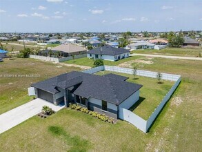 1302 NE 2nd Pl in Cape Coral, FL - Building Photo - Building Photo