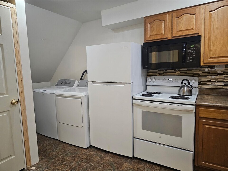 21 Armory Pl in Hornell, NY - Foto de edificio