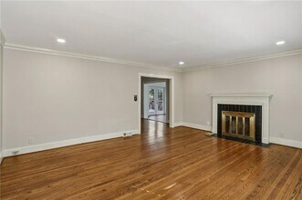 22 Peachtree Hills Ave NE in Atlanta, GA - Building Photo - Building Photo