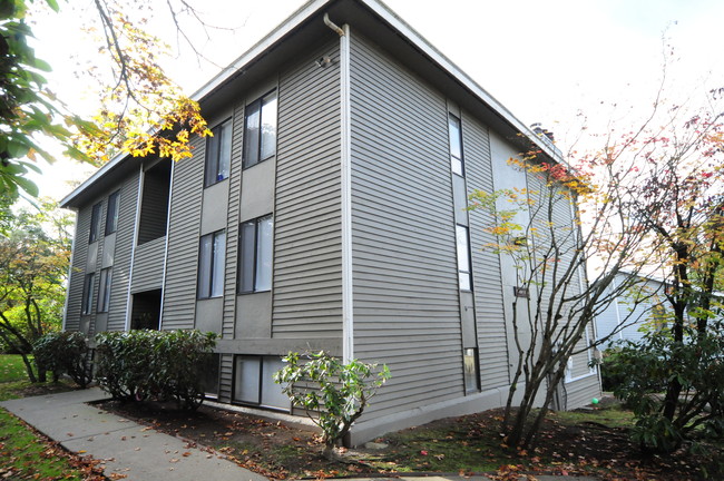 619 9th Ave S in Kirkland, WA - Foto de edificio - Building Photo