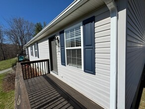 219 TF Kirkpatrick Way in Candler, NC - Building Photo - Building Photo